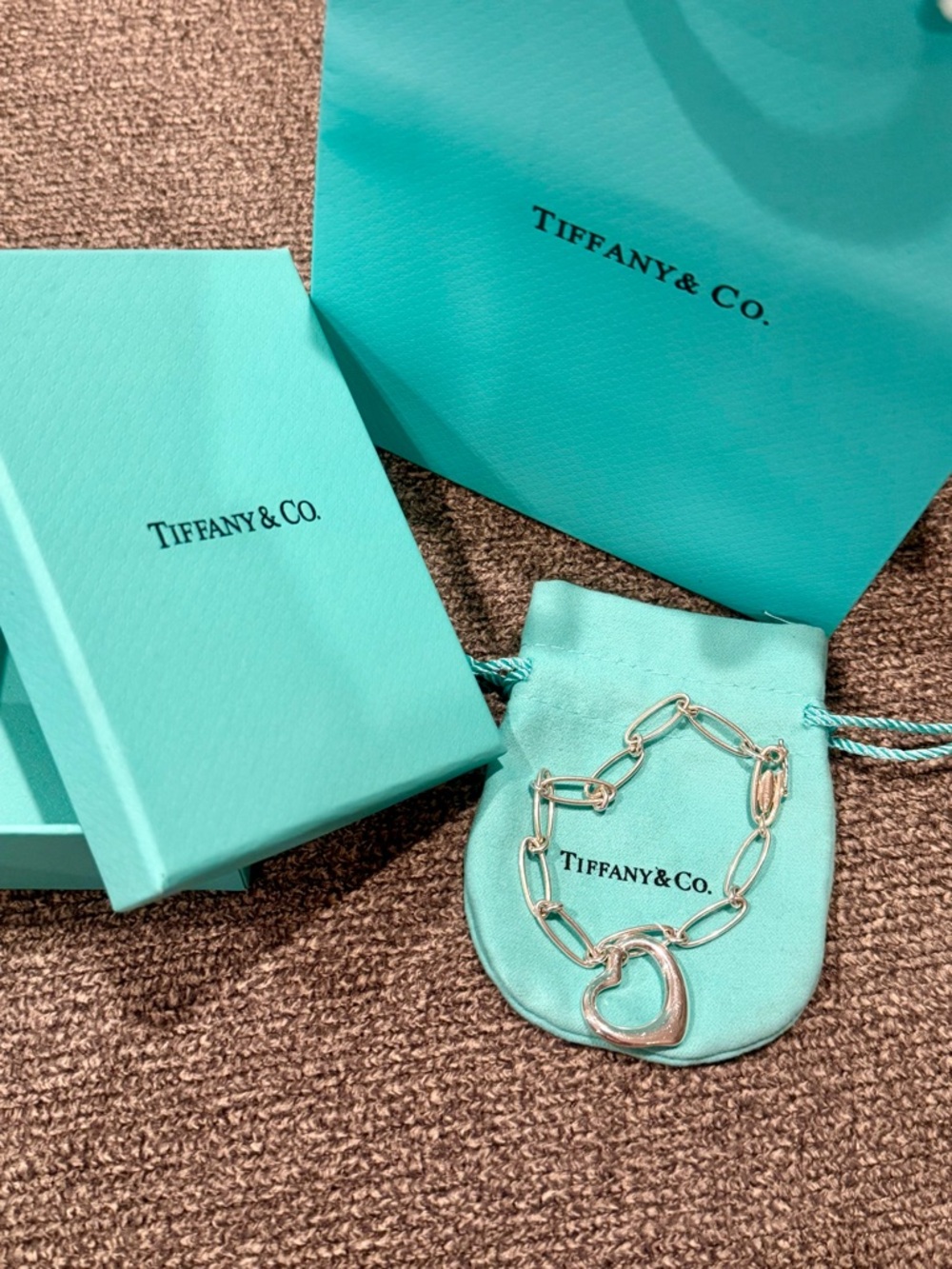 Auth Tiffany & Co. Elsa Peretti Silver Heart Charm Bracelet